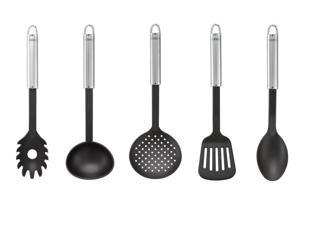 Leifheit 24060 - Cucharón de Nailon para Pasta, Negro