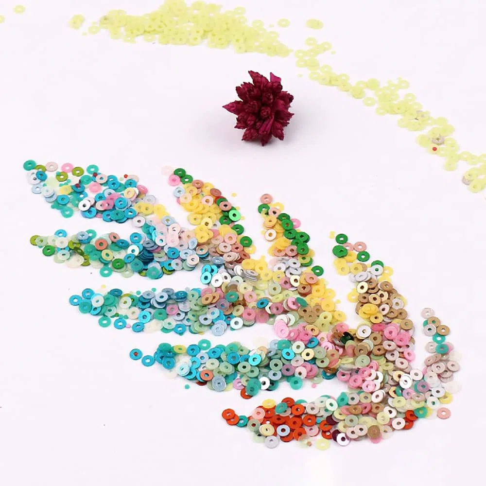 3000 unidades de lentejuelas para manualidades con lentejuelas sueltas con lentejuelas iridiscentes para manualidades, fabricación de costura, pegar, enhebrar, brillantes y decorativas, bodas de 3 mm